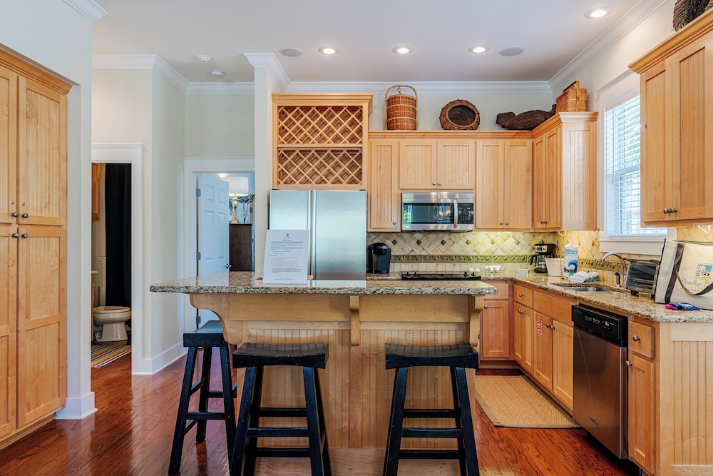 Pet Friendly Seacrest Home for 10 Resort Pool Beach Shuttle - photo 12