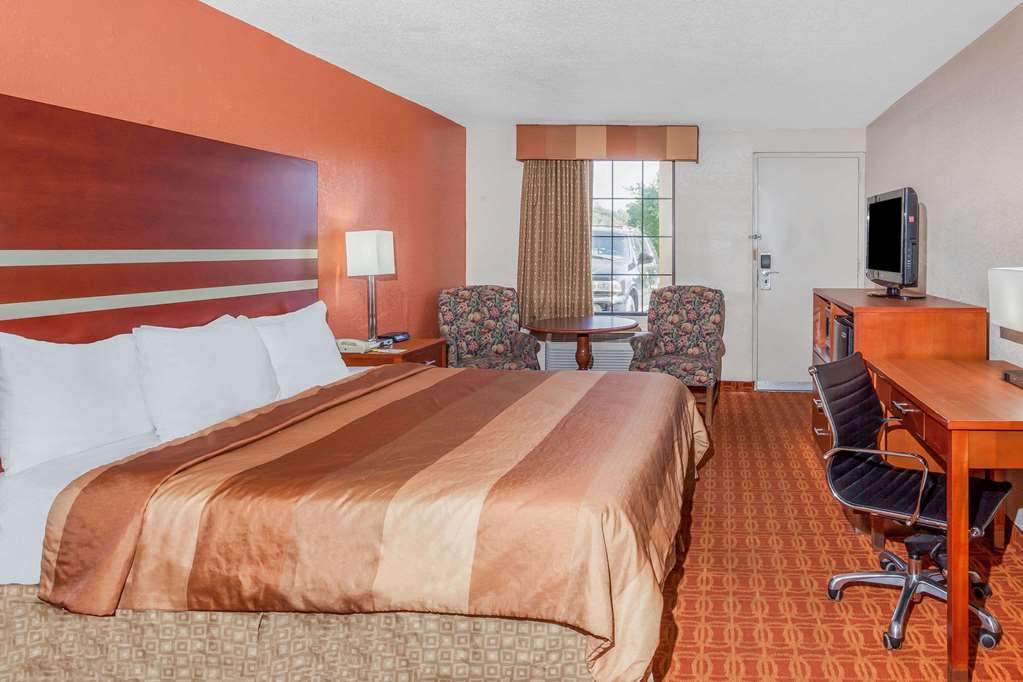 Days Inn by Wyndham Dalton - photo 12