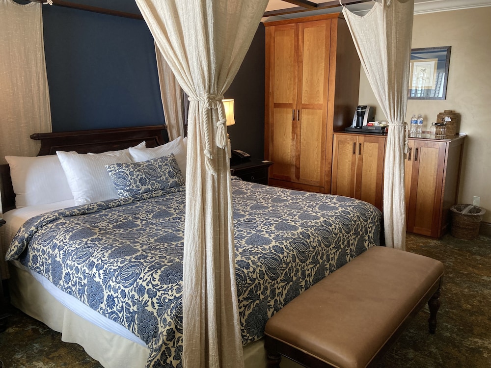 Blue Dolphin Inn - photo 23