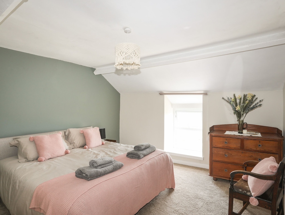 Cwm Ceiliog Annex — 4-Star Luxury Hotel in Caernarfon, United Kingdom