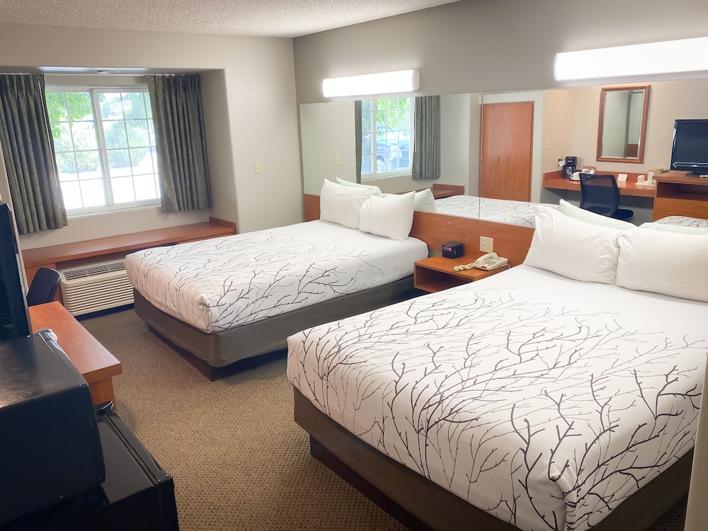 Monument Inn & Suites - photo 13