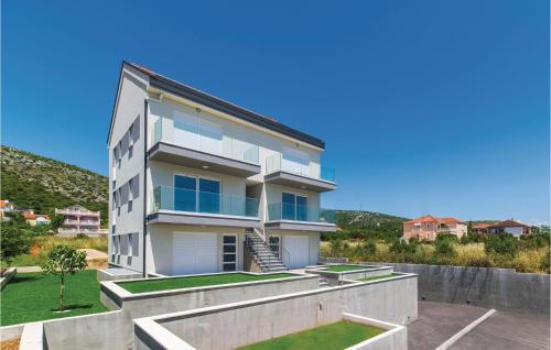 Two Bedroom Apartment In Trogir — 4-Star Luxury Hotel in Trogir, Croatia