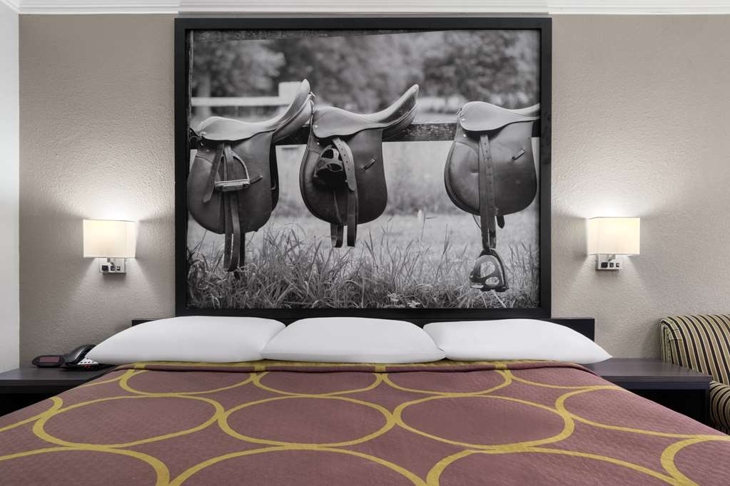 Super 8 by Wyndham Longview North - photo 9