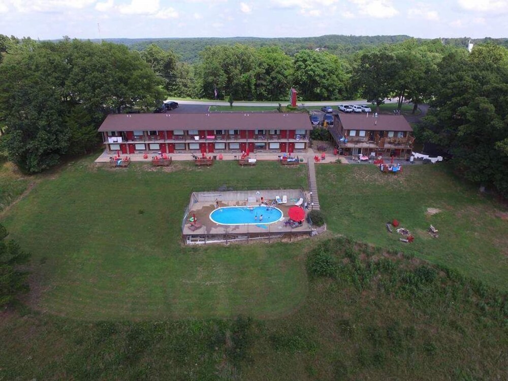 Pointe West Resort Motel - photo 33