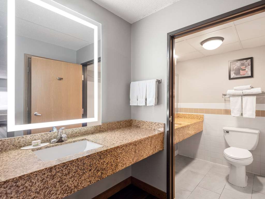 AmericInn by Wyndham Shakopee Near Canterbury Park - photo 33