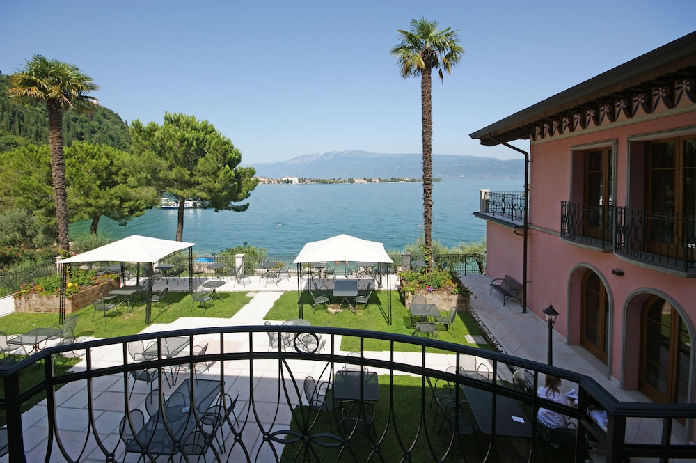 Hotel Villa Maria Au Lac Estella Hotels Italia in Toscolano Maderno, Italy