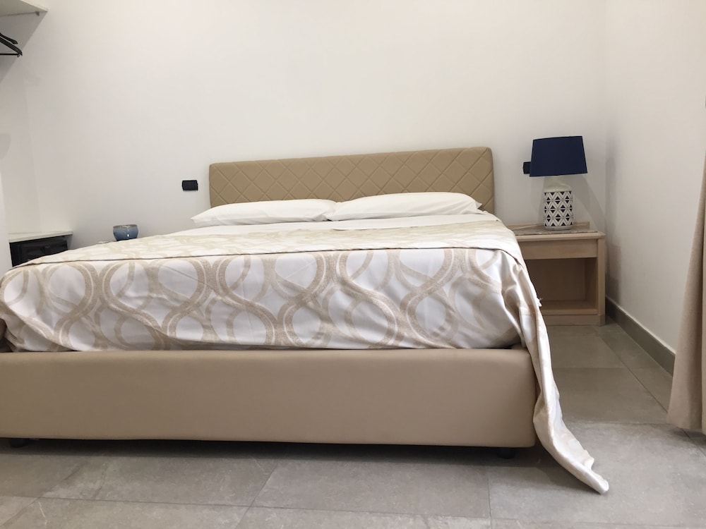 B&B Prestige — 4-Star Luxury Hotel in Naples, Italy