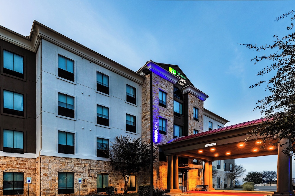 Holiday Inn Express & Suites Del Rio by IHG - photo 71
