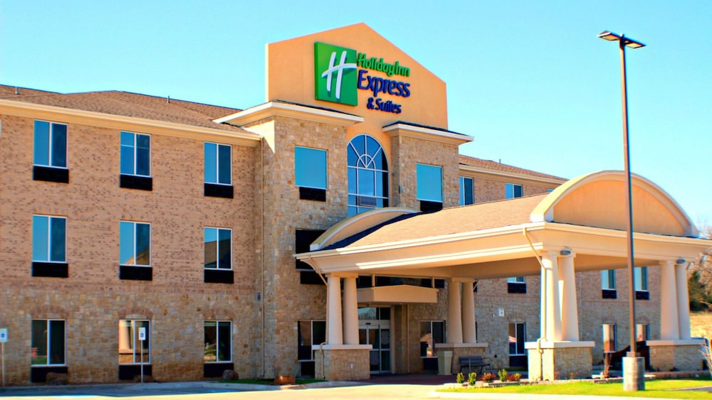 Holiday Inn Express & Suites Bonham an IHG Hotel - featured photo