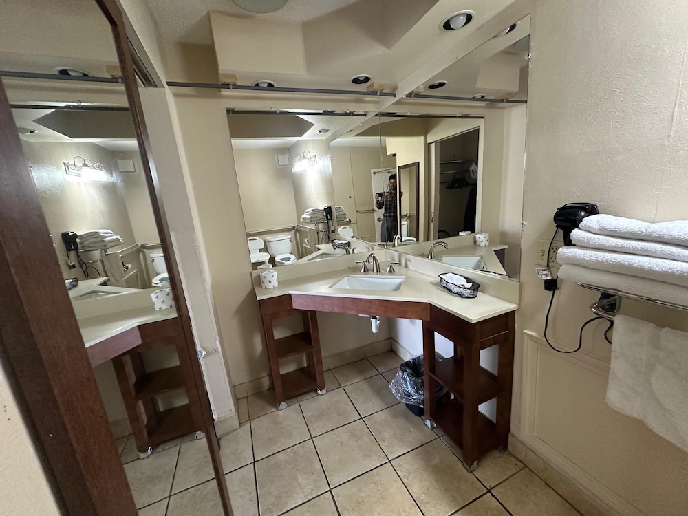 Hotel Red Rose by Townhouse Covington I 64 - photo 50