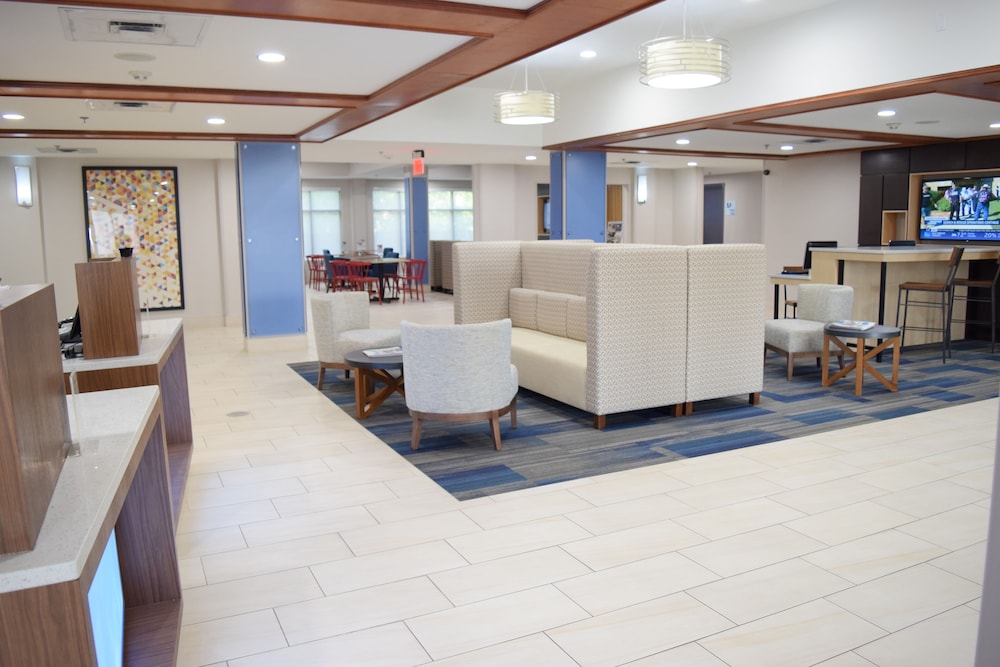Holiday Inn Express Hotel & Suites West I 10 by IHG - photo 8