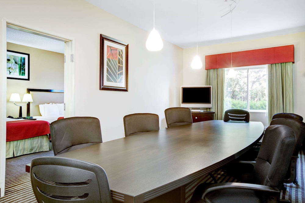 Baymont by Wyndham Dallas Love Field - photo 23