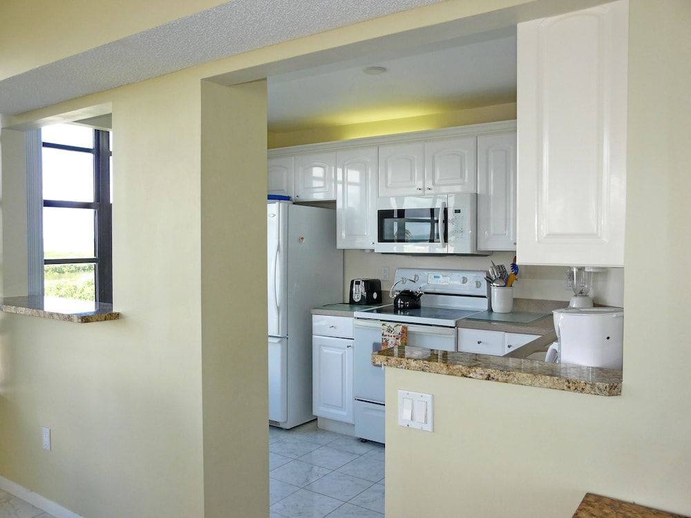 Sst3 1709 South Seas Towers 2 Bedroom Condo by Redawning - photo 8