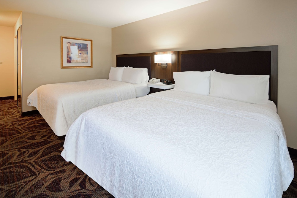 Hampton Inn & Suites Bremerton - photo 11