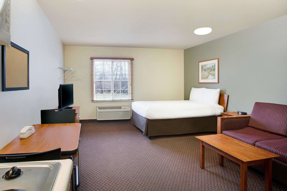 WoodSpring Suites Cincinnati Fairfield - photo 11