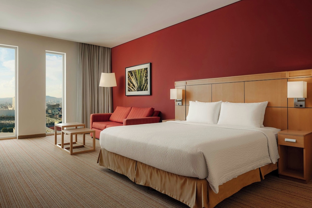 Courtyard by Marriott Leon at the Poliforum