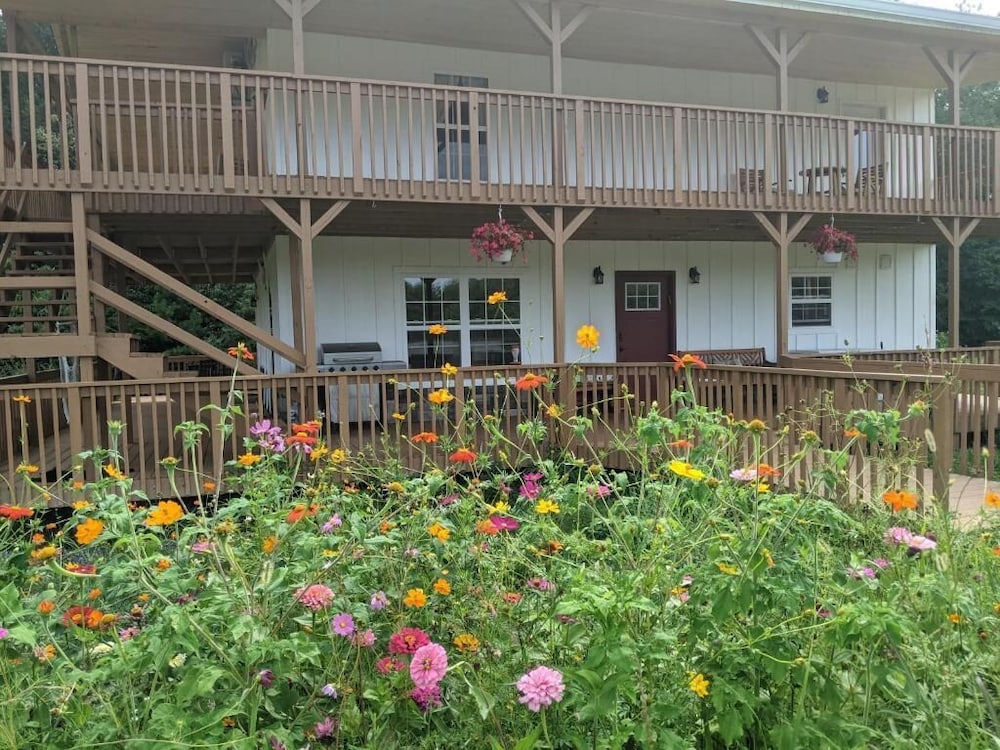 The Inn at Beulah Farm The Coop — hotel in South Whitley