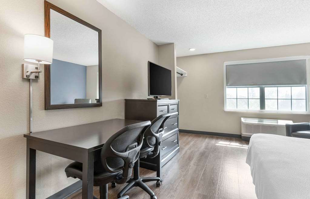 Extended Stay America Premier Suites Union City Dyer St. - photo 17