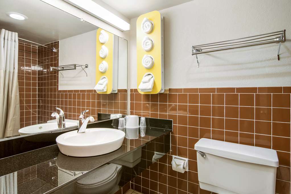 Motel 6 New Stanton PA - photo 17