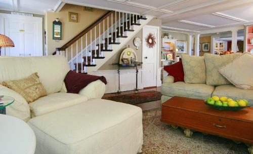 Beach & King Street Inn - photo 4