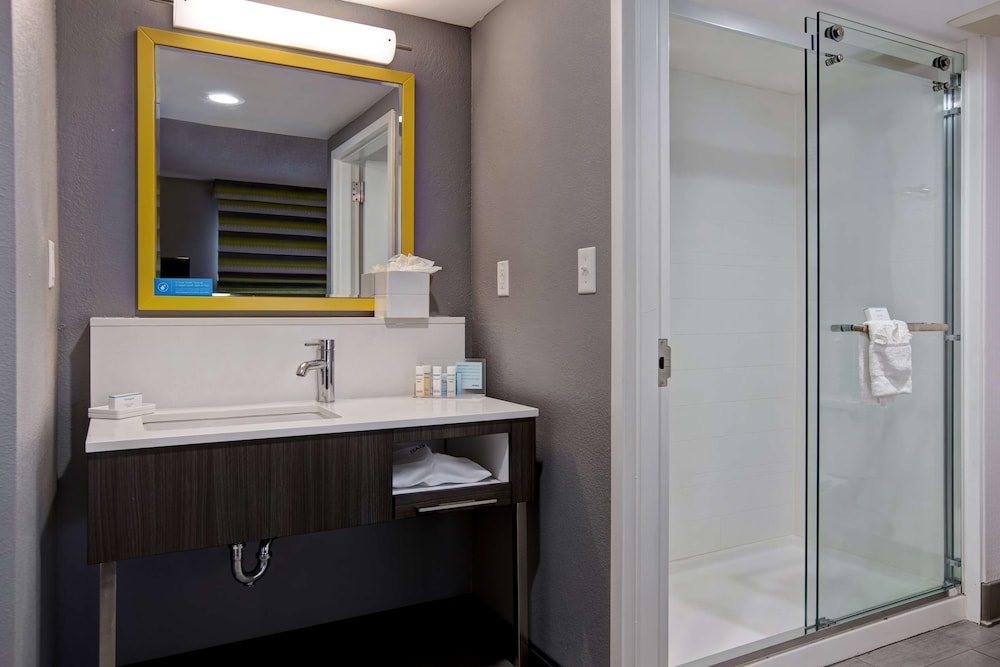 Hampton Inn Olive Branch - photo 24