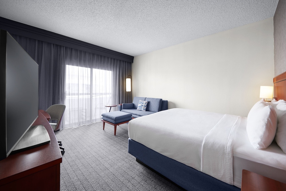 Courtyard by Marriott Kansas City Overland Park Metcalf - photo 13