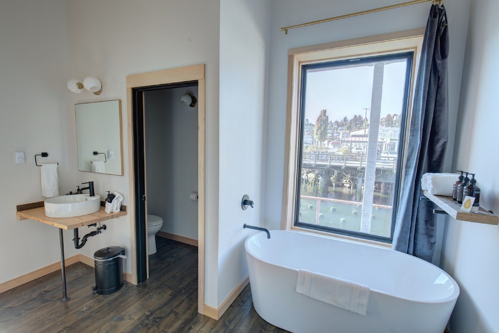 Bowline Hotel - photo 92