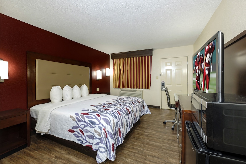 Red Roof Inn Columbus MS - photo 6