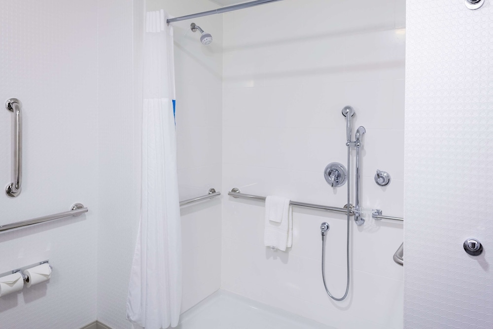Hampton Inn & Suites Chicago Burr Ridge - photo 15