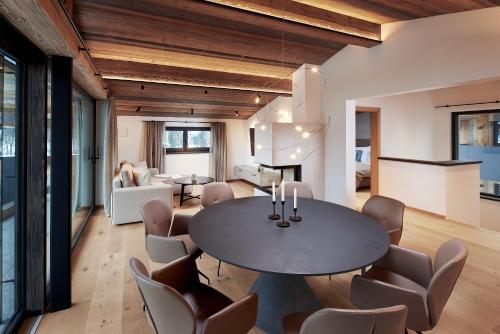 Alpin Residenzen Eichenheim Aurach bei Kitzbühel by Alpina Holiday — 4-Star Luxury Hotel in Aurach, Austria