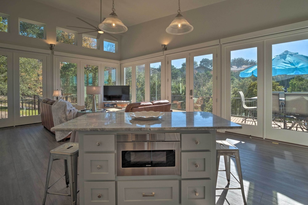 Modern Lake Travis Haven with Resort Amenities - photo 2