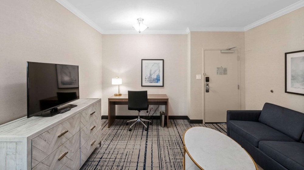 DoubleTree by Hilton South Charlotte Tyvola - photo 18