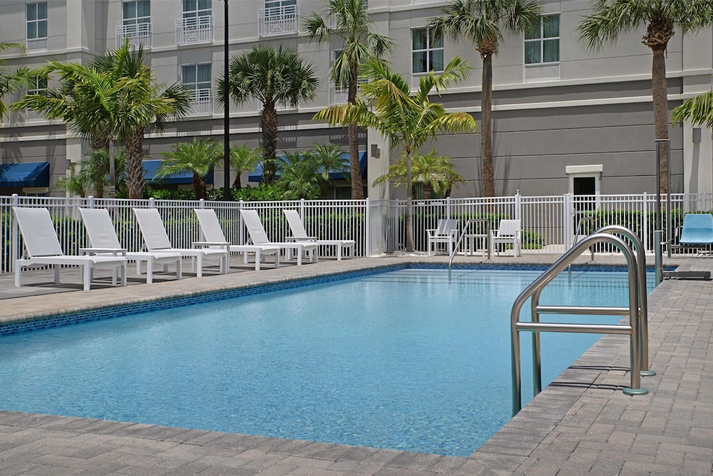 Hampton Inn & Suites Vero Beach Downtown - photo 28