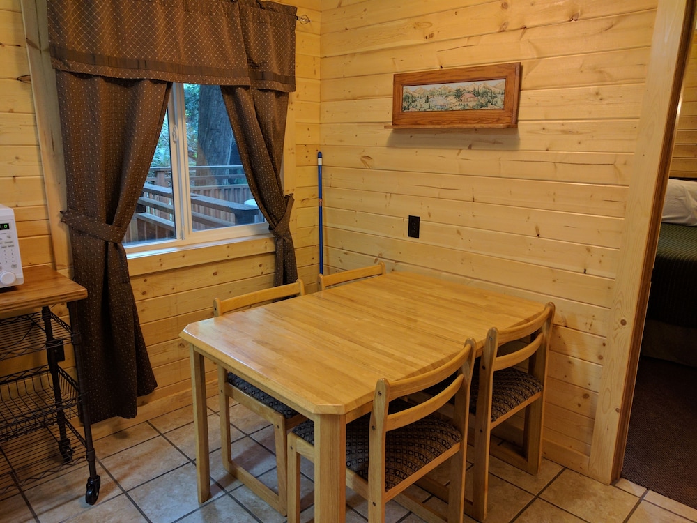 Emerald Forest Cabins - photo 41