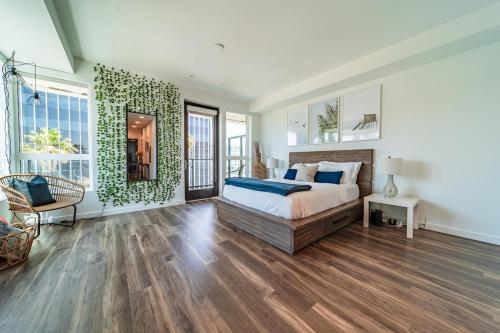 Sunset Blvd Studio Apt in the Heart of Hollywood — 4-Star Luxury Hotel in Los Angeles, United States