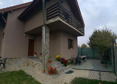 Vila primitoare in apropiere de aeroport — 4-Star Luxury Hotel in Ghiroda, Romania