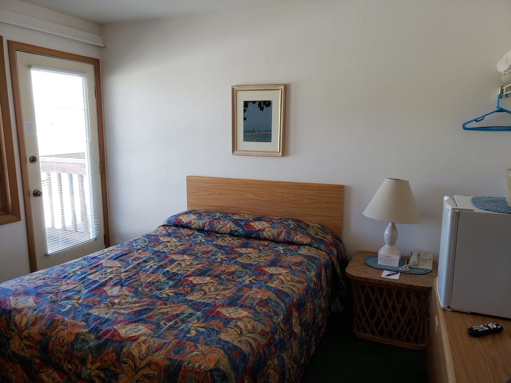 Algoma Beach Motel - photo 16