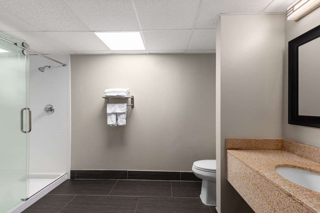 Days Inn by Wyndham Oak Grove Ft. Campbell - photo 17