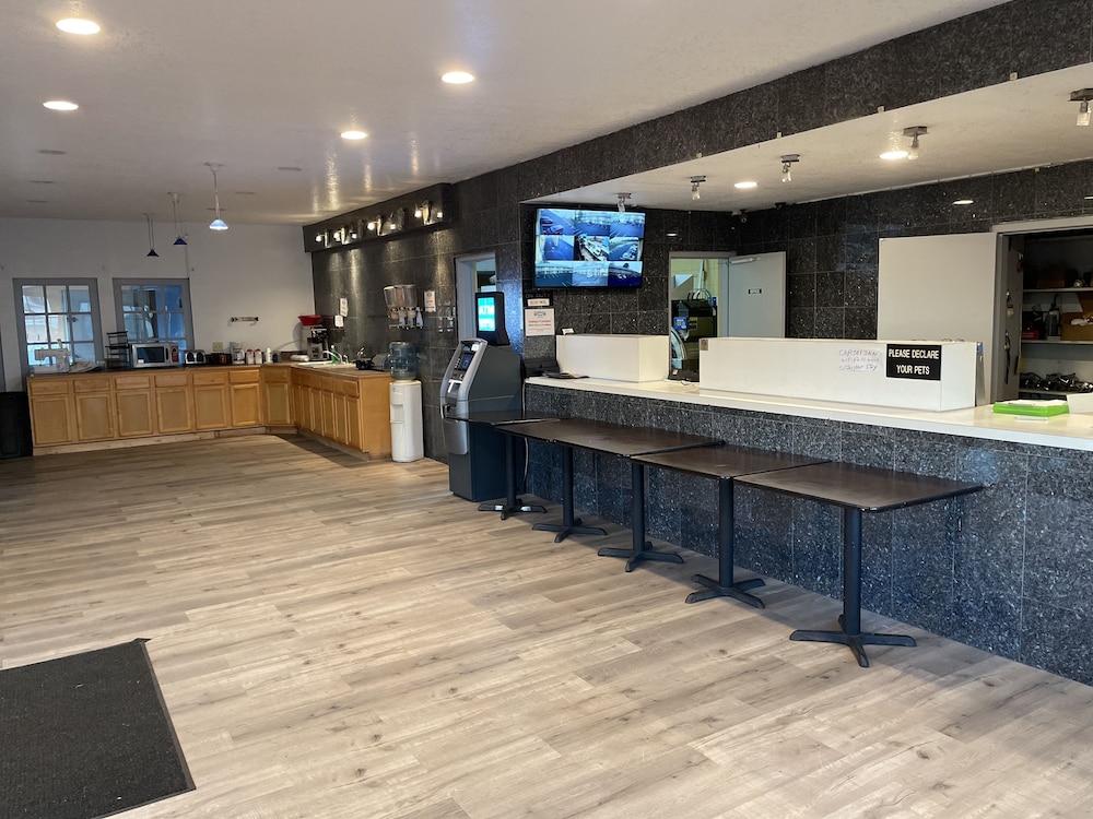 Capital Inn - photo 2