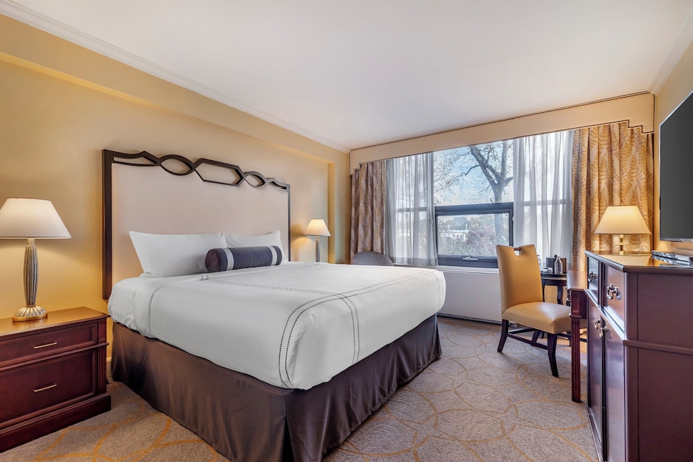 Omni Shoreham Hotel - photo 37