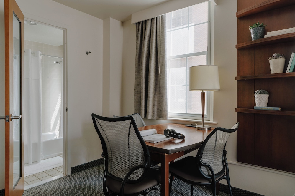 Club Quarters Hotel Rittenhouse Square Philadelphia - photo 16
