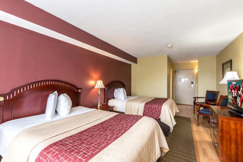 Days Inn by Wyndham Muskegon - photo 28