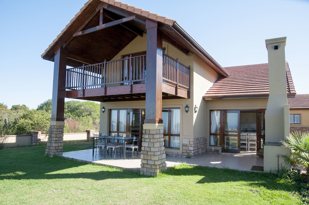 Villa 4 — 4-Star Luxury Hotel in Knysna, South Africa