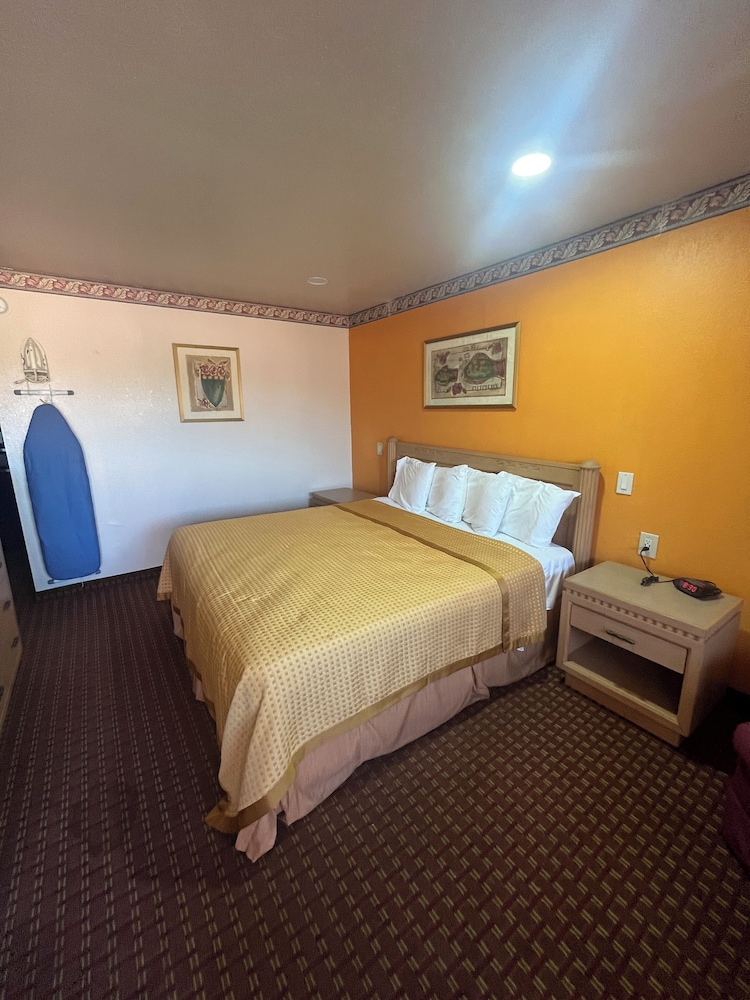 Rodeway Inn Memphis - photo 8