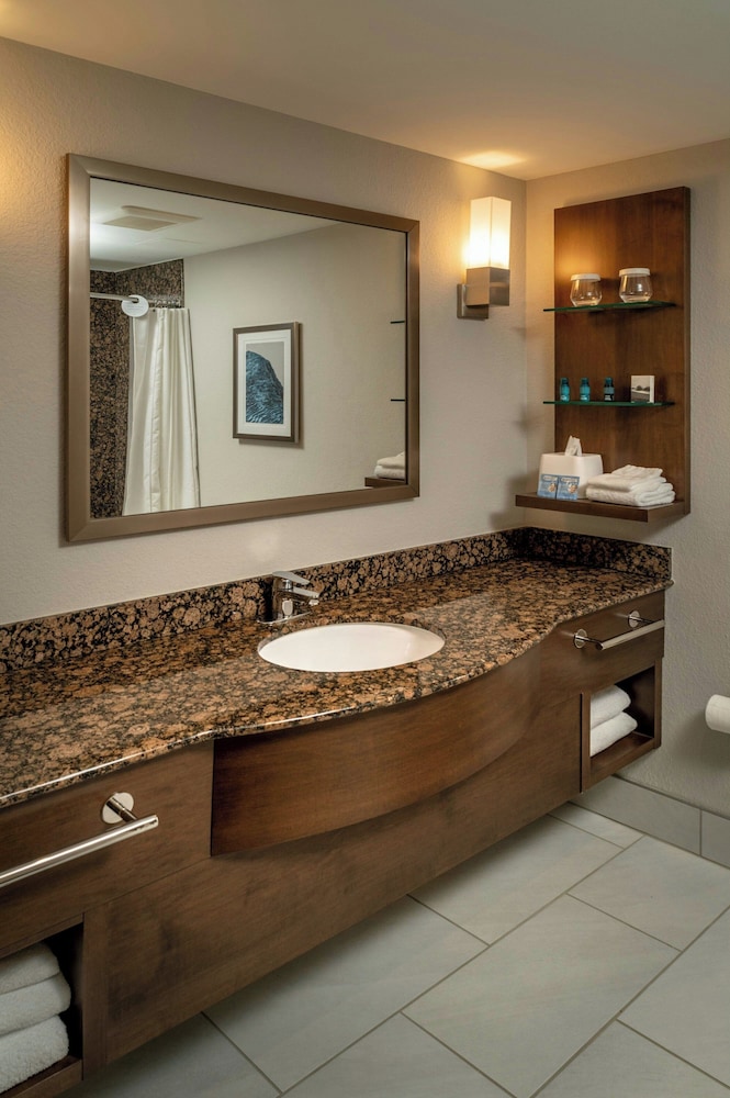Delta Hotels by Marriott Huntington Mall - photo 15