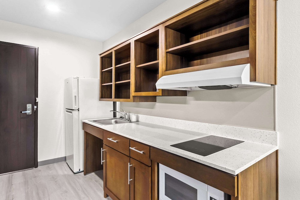 WoodSpring Suites South Houston Hobby - photo 18