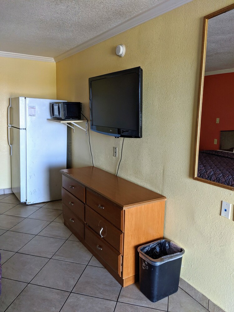 Lake Houma Inn - photo 20