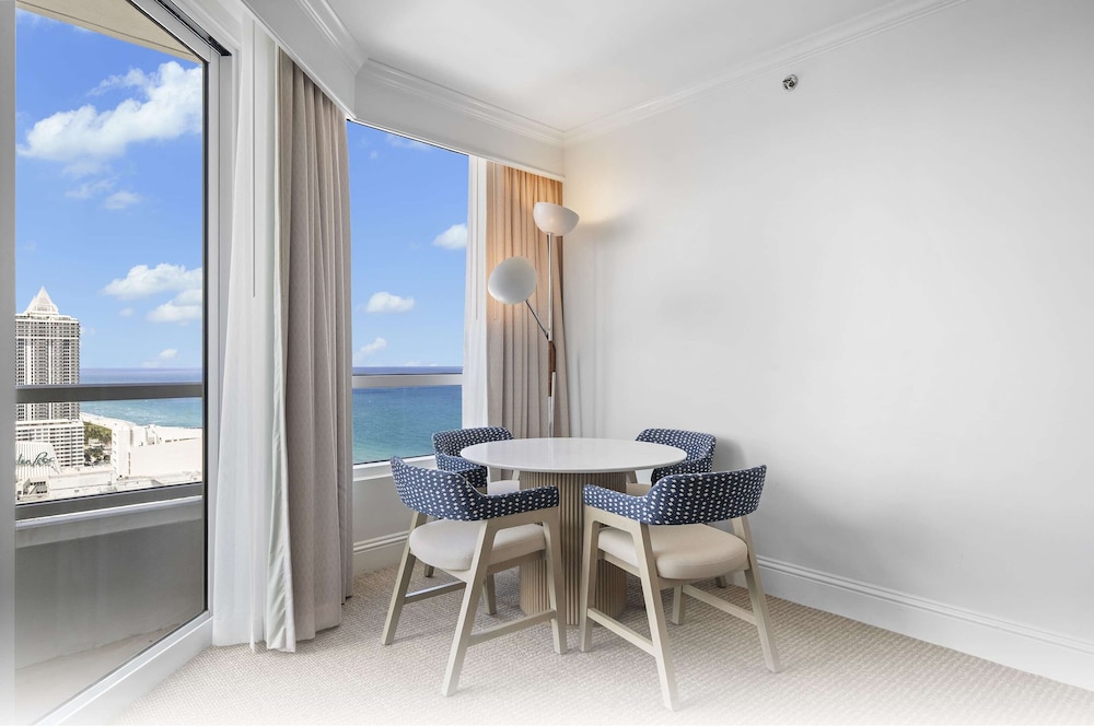 Fontainebleau Miami Beach Private Luxury Suites - photo 274