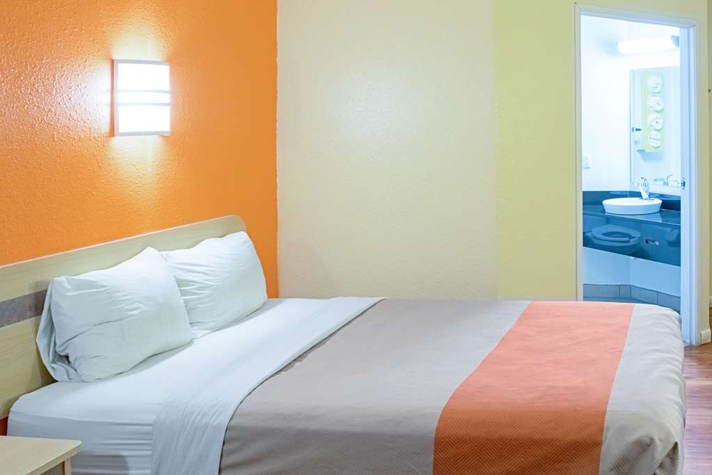 Motel 6 Seymour IN North - photo 6