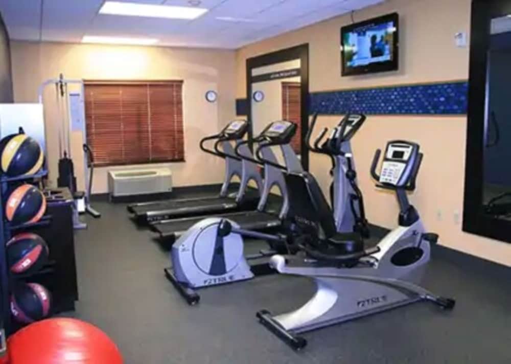 Hampton Inn & Suites Chino Hills - photo 22